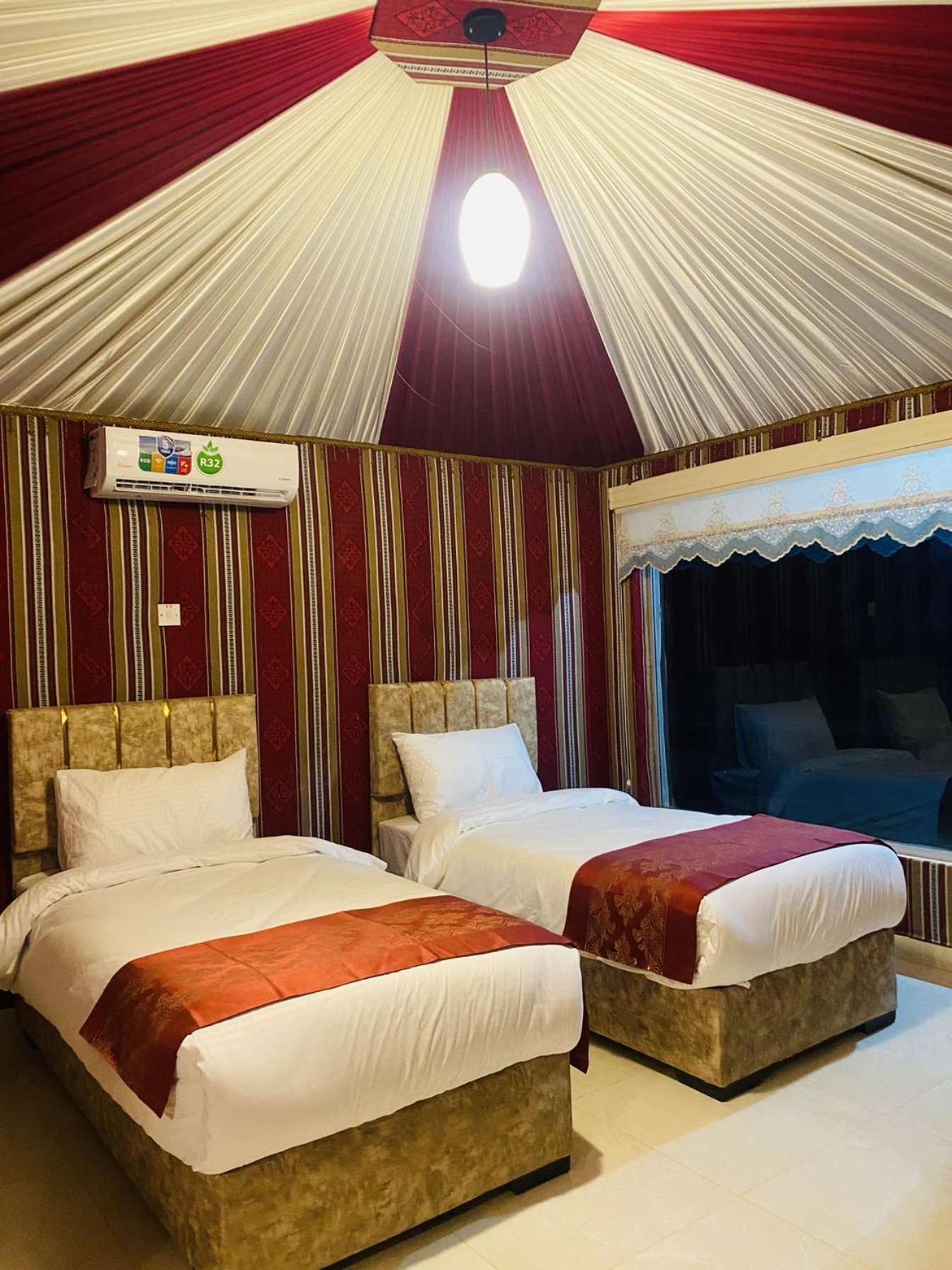 Wadi Rum Sky Camp Buitenkant foto